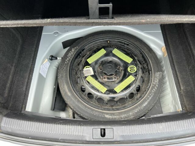 Сірий Ауді А4, об'ємом двигуна 2 л та пробігом 298 тис. км за 9450 $, фото 16 на Automoto.ua