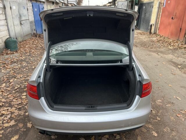 Сірий Ауді А4, об'ємом двигуна 2 л та пробігом 298 тис. км за 9450 $, фото 15 на Automoto.ua