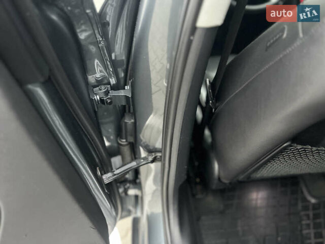 Серый Ауди А4, объемом двигателя 1.98 л и пробегом 215 тыс. км за 8950 $, фото 48 на Automoto.ua