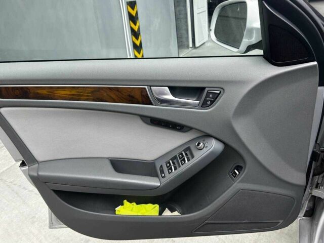 Серый Ауди А4, объемом двигателя 2 л и пробегом 184 тыс. км за 10300 $, фото 6 на Automoto.ua