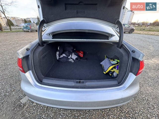 Сірий Ауді А4, об'ємом двигуна 1.98 л та пробігом 276 тис. км за 11800 $, фото 12 на Automoto.ua