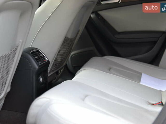 Ауді А4 2013 у Луцьку на Automoto.ua Сірий Ауді А4, об'ємом двигуна 1.98 л та пробігом 156 тис. км за 9999 $, фото 16 на Automoto.ua