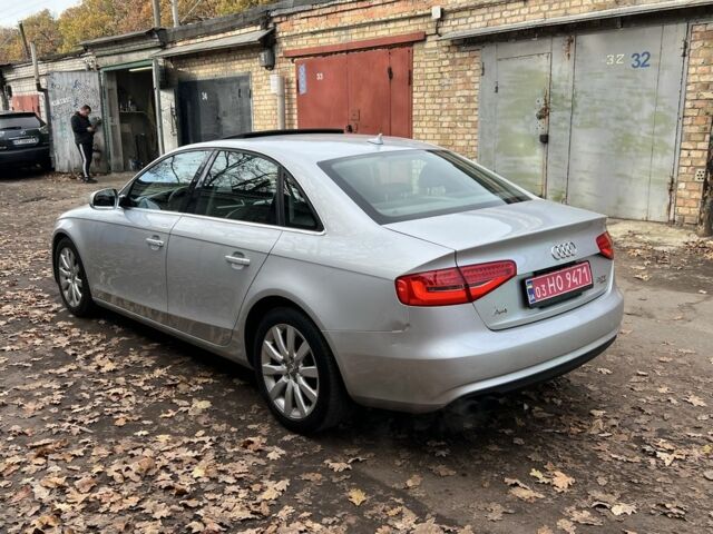 Сірий Ауді А4, об'ємом двигуна 2 л та пробігом 298 тис. км за 9450 $, фото 2 на Automoto.ua