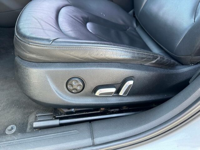 Серый Ауди А4, объемом двигателя 2 л и пробегом 171 тыс. км за 10300 $, фото 10 на Automoto.ua