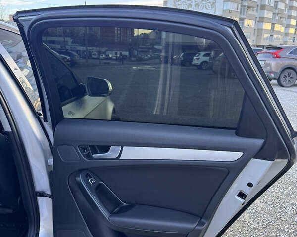 Сірий Ауді А4, об'ємом двигуна 1.98 л та пробігом 276 тис. км за 11800 $, фото 24 на Automoto.ua