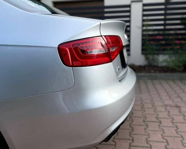 Серый Ауди А4, объемом двигателя 2 л и пробегом 148 тыс. км за 12500 $, фото 7 на Automoto.ua