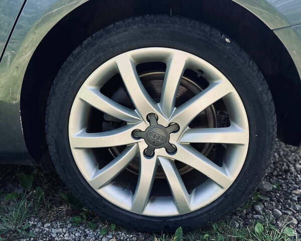 Ауди А4 2013 в Луцке на Automoto.ua Серый Ауди А4, объемом двигателя 1.98 л и пробегом 224 тыс. км за 9900 $, фото 2 на Automoto.ua