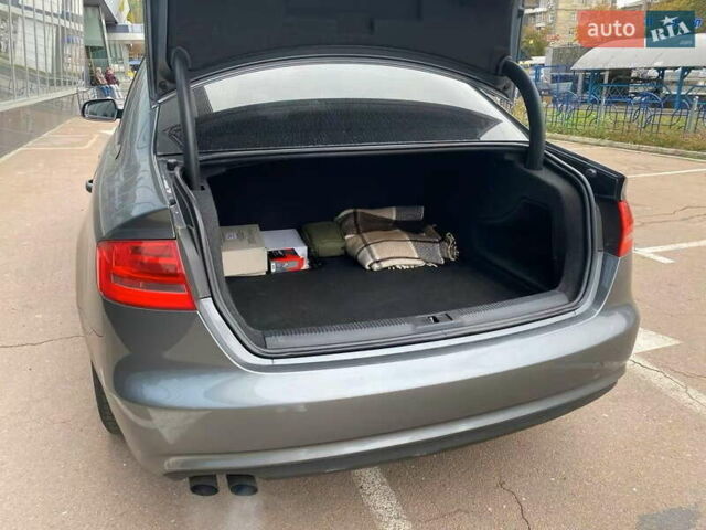 Серый Ауди А4, объемом двигателя 2 л и пробегом 215 тыс. км за 8999 $, фото 11 на Automoto.ua