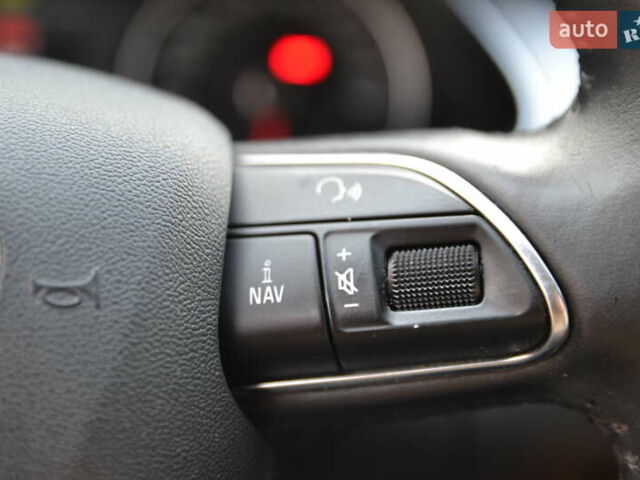 Ауді А4 2013 у Луцьку на Automoto.ua Сірий Ауді А4, об'ємом двигуна 1.98 л та пробігом 156 тис. км за 9999 $, фото 25 на Automoto.ua