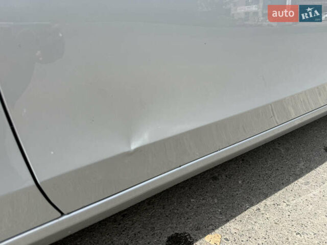 Сірий Ауді А4, об'ємом двигуна 1.98 л та пробігом 220 тис. км за 10000 $, фото 6 на Automoto.ua