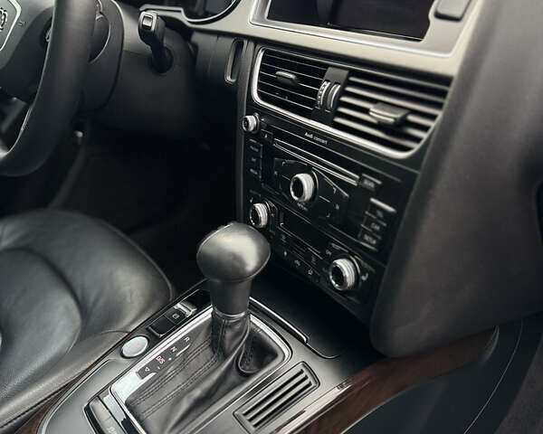 Сірий Ауді А4, об'ємом двигуна 1.98 л та пробігом 189 тис. км за 13200 $, фото 27 на Automoto.ua