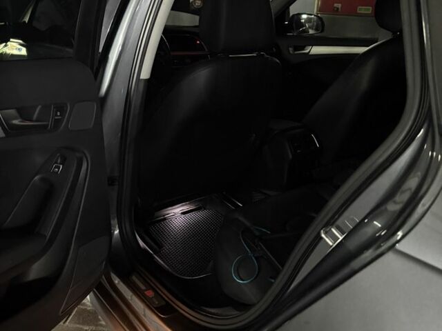 Серый Ауди А4, объемом двигателя 2 л и пробегом 237 тыс. км за 11000 $, фото 6 на Automoto.ua