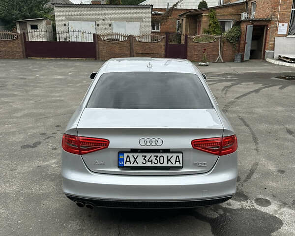 Серый Ауди А4, объемом двигателя 2 л и пробегом 212 тыс. км за 13500 $, фото 3 на Automoto.ua