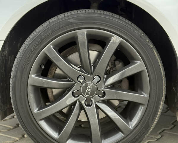 Серый Ауди А4, объемом двигателя 2 л и пробегом 106 тыс. км за 17900 $, фото 4 на Automoto.ua