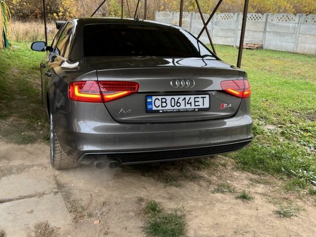 Серый Ауди А4, объемом двигателя 2 л и пробегом 257 тыс. км за 11000 $, фото 1 на Automoto.ua