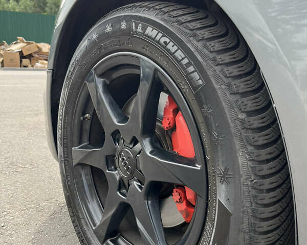 Сірий Ауді А4, об'ємом двигуна 2.01 л та пробігом 250 тис. км за 11990 $, фото 1 на Automoto.ua