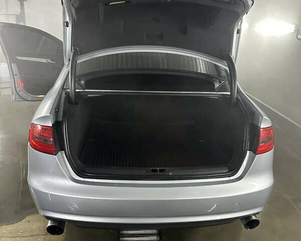 Серый Ауди А4, объемом двигателя 1.98 л и пробегом 175 тыс. км за 13000 $, фото 3 на Automoto.ua