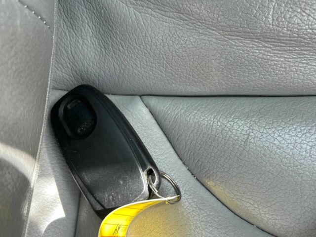 Серый Ауди А4, объемом двигателя 0 л и пробегом 273 тыс. км за 7500 $, фото 7 на Automoto.ua