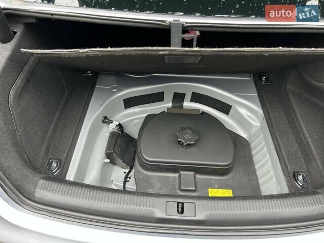 Сірий Ауді А4, об'ємом двигуна 1.97 л та пробігом 140 тис. км за 15000 $, фото 11 на Automoto.ua