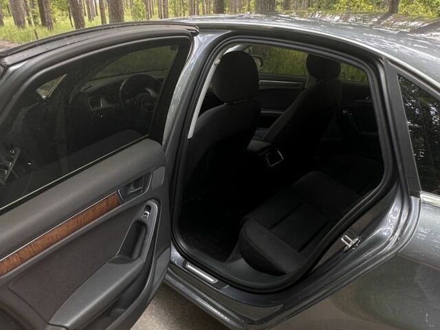 Сірий Ауді А4, об'ємом двигуна 1.8 л та пробігом 162 тис. км за 14000 $, фото 6 на Automoto.ua