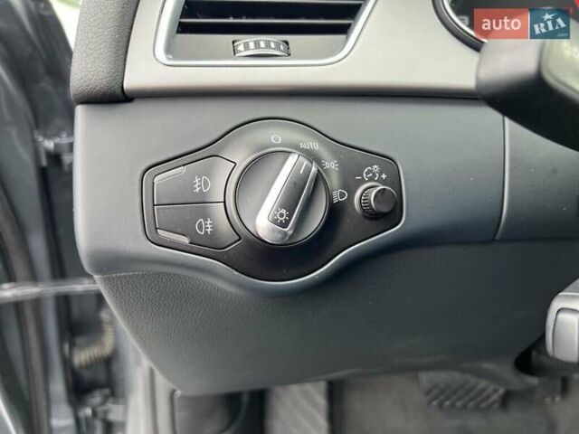 Сірий Ауді А4, об'ємом двигуна 1.98 л та пробігом 110 тис. км за 2900 $, фото 15 на Automoto.ua