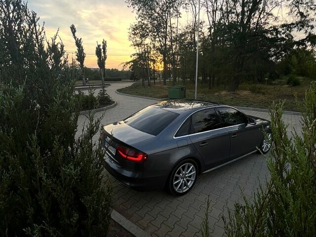 Ауді А4 2014 у Славянске на Automoto.ua Сірий Ауді А4, об'ємом двигуна 2 л та пробігом 218 тис. км за 13600 $, фото 5 на Automoto.ua