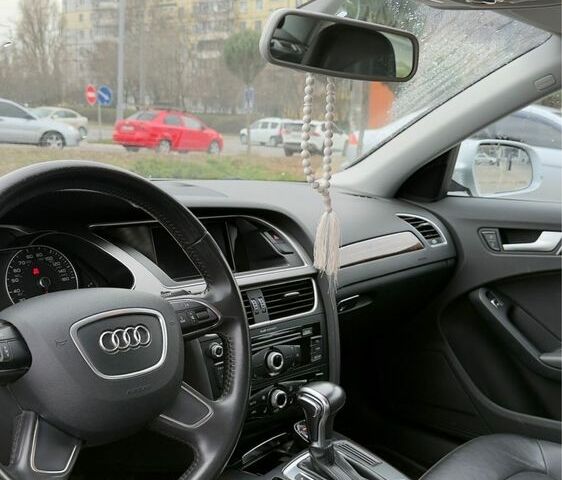Серый Ауди А4, объемом двигателя 2 л и пробегом 200 тыс. км за 13000 $, фото 4 на Automoto.ua