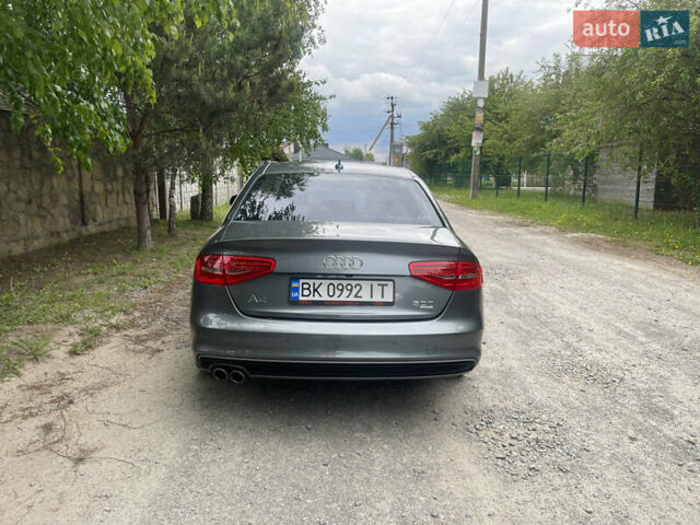 Сірий Ауді А4, об'ємом двигуна 1.98 л та пробігом 247 тис. км за 13300 $, фото 4 на Automoto.ua