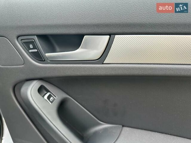 Сірий Ауді А4, об'ємом двигуна 1.98 л та пробігом 171 тис. км за 15000 $, фото 16 на Automoto.ua