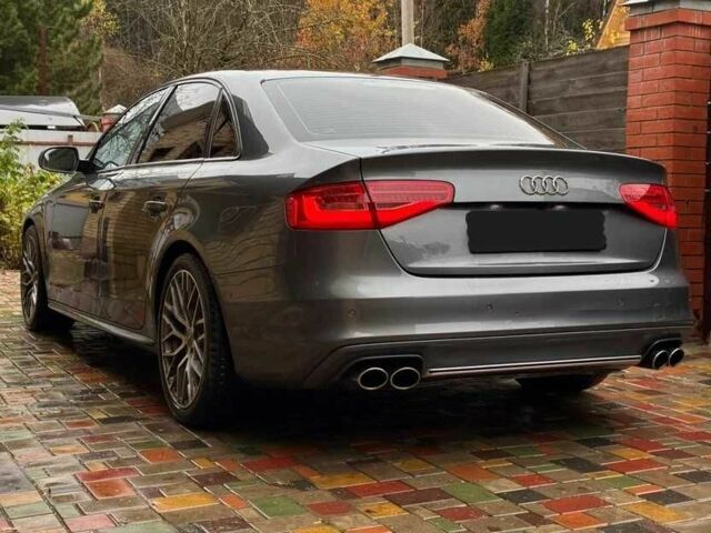 Серый Ауди А4, объемом двигателя 2 л и пробегом 156 тыс. км за 10500 $, фото 4 на Automoto.ua