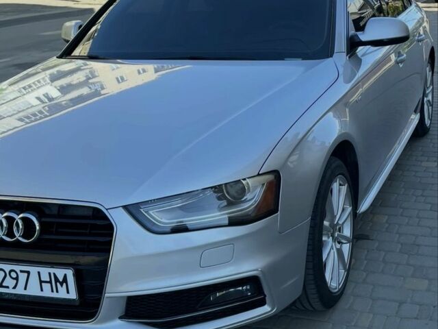 Сірий Ауді А4, об'ємом двигуна 2 л та пробігом 211 тис. км за 12500 $, фото 2 на Automoto.ua
