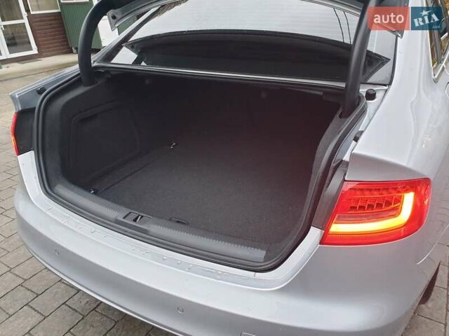 Ауди А4 2014 в Львове на Automoto.ua Серый Ауди А4, объемом двигателя 1.98 л и пробегом 210 тыс. км за 11900 $, фото 17 на Automoto.ua