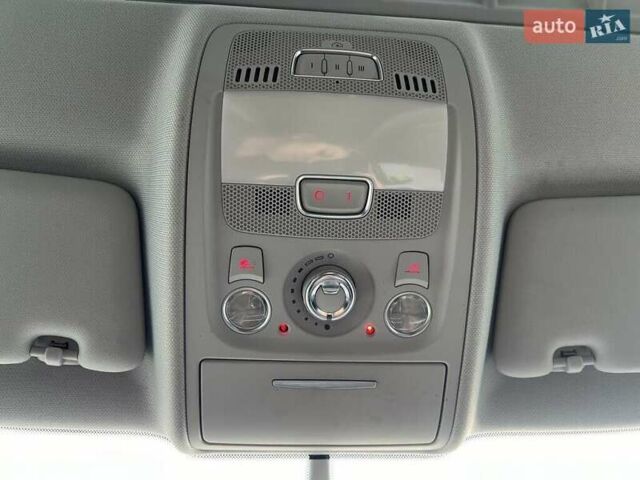 Сірий Ауді А4, об'ємом двигуна 1.98 л та пробігом 110 тис. км за 2900 $, фото 18 на Automoto.ua