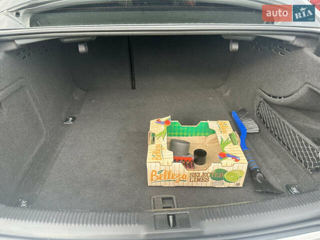 Серый Ауди А4, объемом двигателя 1.98 л и пробегом 158 тыс. км за 13800 $, фото 16 на Automoto.ua