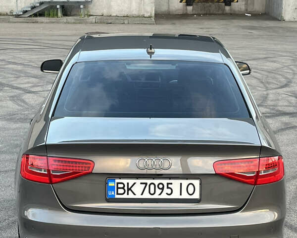 Ауді А4 2014 у Києві на Automoto.ua Сірий Ауді А4, об'ємом двигуна 1.98 л та пробігом 117 тис. км за 12999 $, фото 5 на Automoto.ua