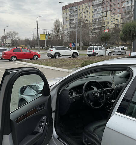 Сірий Ауді А4, об'ємом двигуна 0 л та пробігом 200 тис. км за 13700 $, фото 6 на Automoto.ua