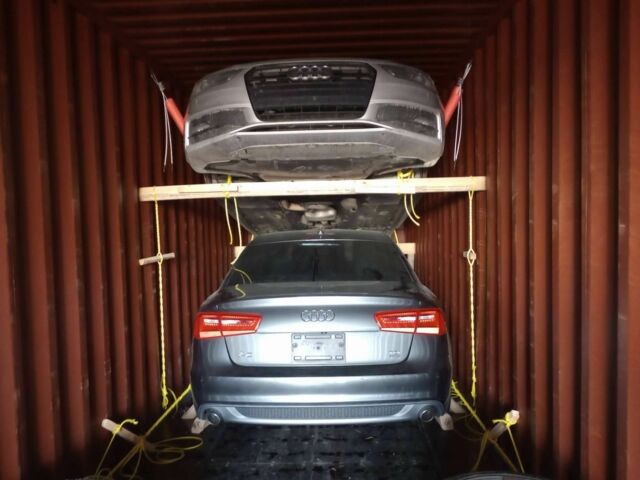 Сірий Ауді А4, об'ємом двигуна 2 л та пробігом 220 тис. км за 11900 $, фото 21 на Automoto.ua