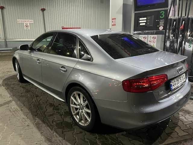 Серый Ауди А4, объемом двигателя 2 л и пробегом 143 тыс. км за 12600 $, фото 1 на Automoto.ua