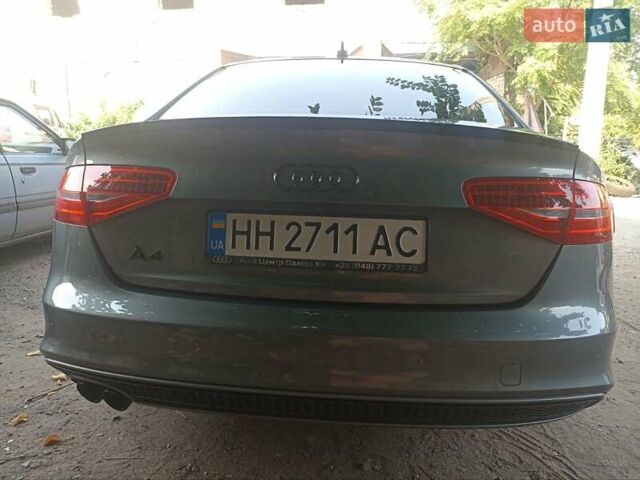Ауди А4 2015 в Одессе на Automoto.ua Серый Ауди А4, объемом двигателя 2 л и пробегом 208 тыс. км за 14000 $, фото 1 на Automoto.ua