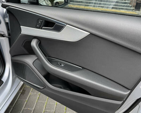 Сірий Ауді А4, об'ємом двигуна 1.98 л та пробігом 149 тис. км за 18999 $, фото 26 на Automoto.ua