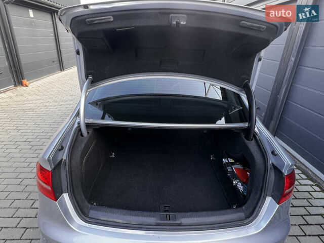 Ауді А4 2015 у Львові на Automoto.ua Сірий Ауді А4, об'ємом двигуна 1.98 л та пробігом 131 тис. км за 13800 $, фото 35 на Automoto.ua