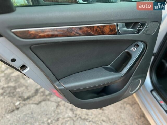 Сірий Ауді А4, об'ємом двигуна 2 л та пробігом 170 тис. км за 7999 $, фото 12 на Automoto.ua