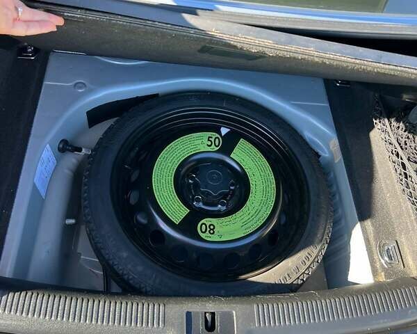 Сірий Ауді А4, об'ємом двигуна 1.98 л та пробігом 173 тис. км за 14000 $, фото 34 на Automoto.ua