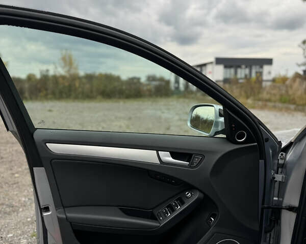 Серый Ауди А4, объемом двигателя 2 л и пробегом 150 тыс. км за 13699 $, фото 25 на Automoto.ua