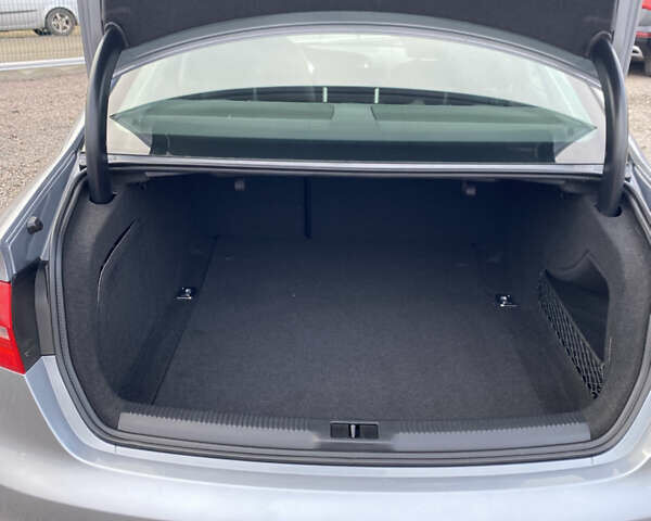 Серый Ауди А4, объемом двигателя 2 л и пробегом 178 тыс. км за 13200 $, фото 10 на Automoto.ua