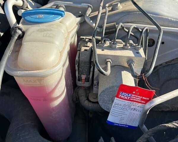 Сірий Ауді А4, об'ємом двигуна 1.98 л та пробігом 173 тис. км за 14000 $, фото 33 на Automoto.ua