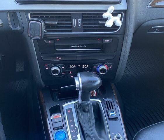 Сірий Ауді А4, об'ємом двигуна 2 л та пробігом 128 тис. км за 14999 $, фото 18 на Automoto.ua
