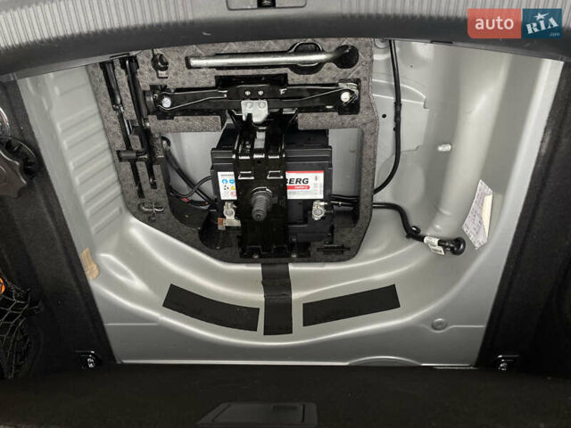 Серый Ауди А4, объемом двигателя 2 л и пробегом 161 тыс. км за 14000 $, фото 26 на Automoto.ua