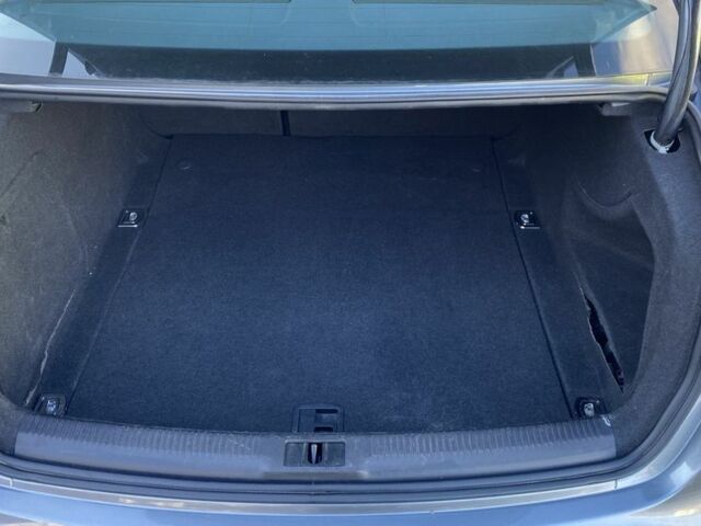 Сірий Ауді А4, об'ємом двигуна 2 л та пробігом 128 тис. км за 14999 $, фото 21 на Automoto.ua