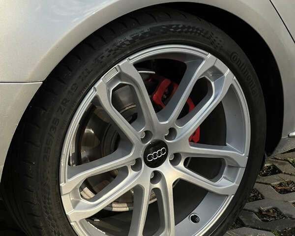 Сірий Ауді А4, об'ємом двигуна 2 л та пробігом 120 тис. км за 13300 $, фото 33 на Automoto.ua